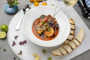 une assiette de nourriture