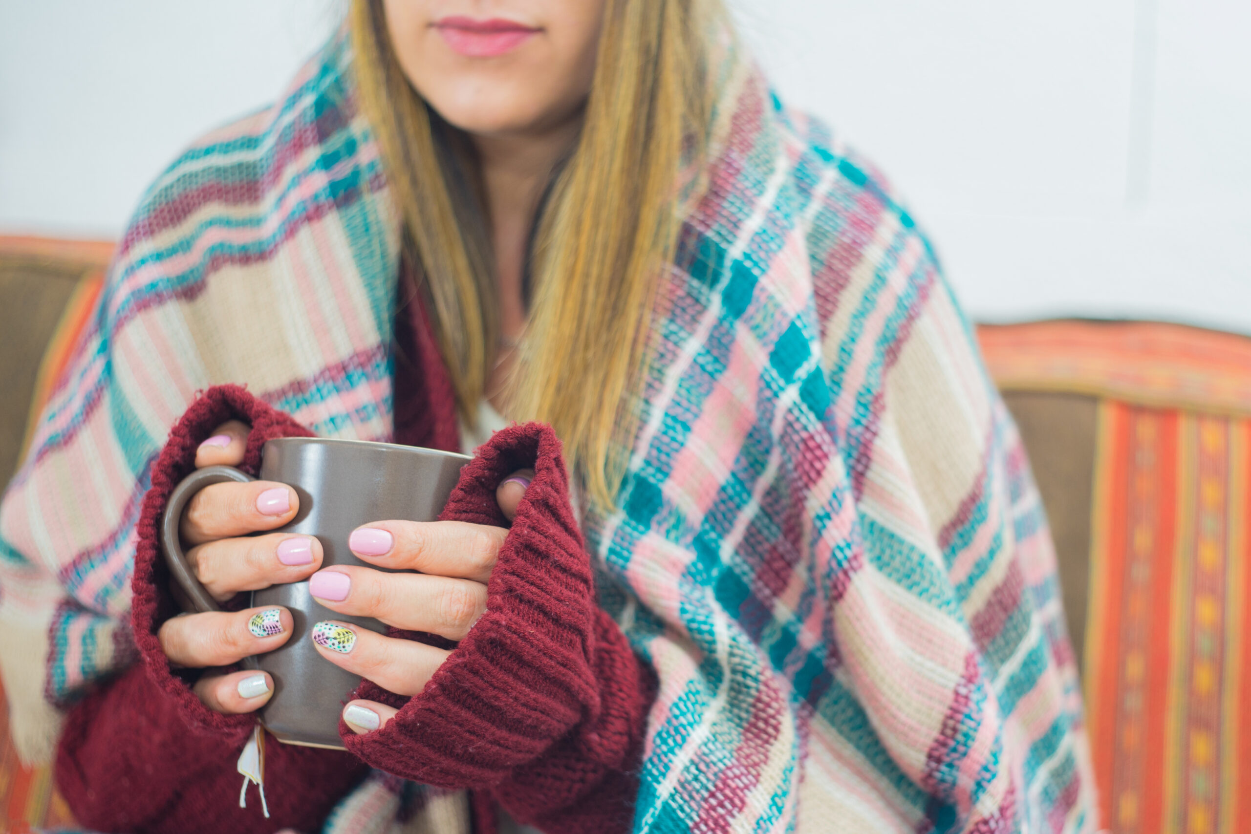 Plaid douillet : une fusion parfaite entre confort et style pour vos soirées