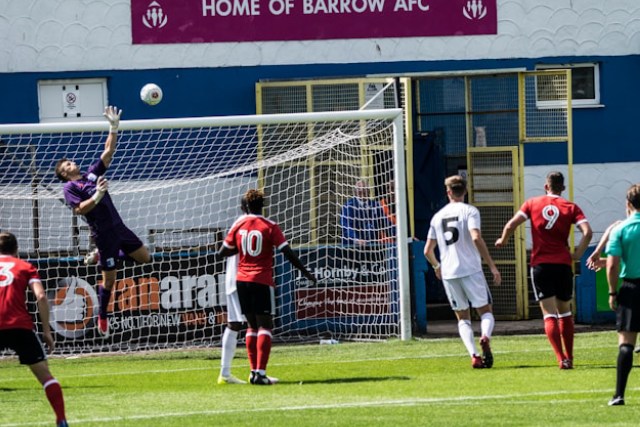 Les coulisses du marché des transferts des gardiens de but : stratégies et enjeux