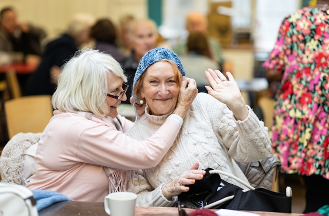 Les stratégies incontournables pour accompagner un proche face à la maladie d&rsquo;Alzheimer