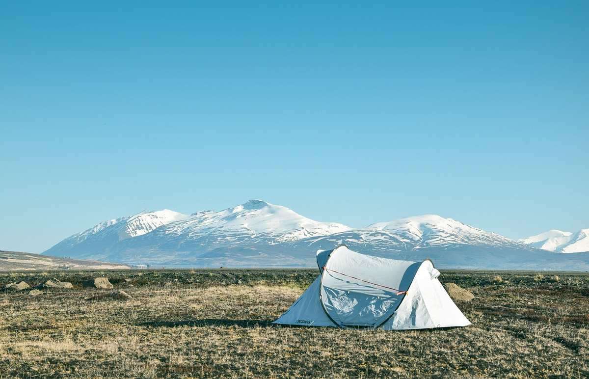 Nuit en tente : le vent ne réveille que les toiles mal tendues